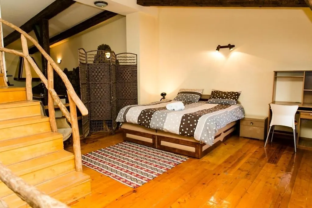 Mansarde & Teracce Apartment Baku 0*,